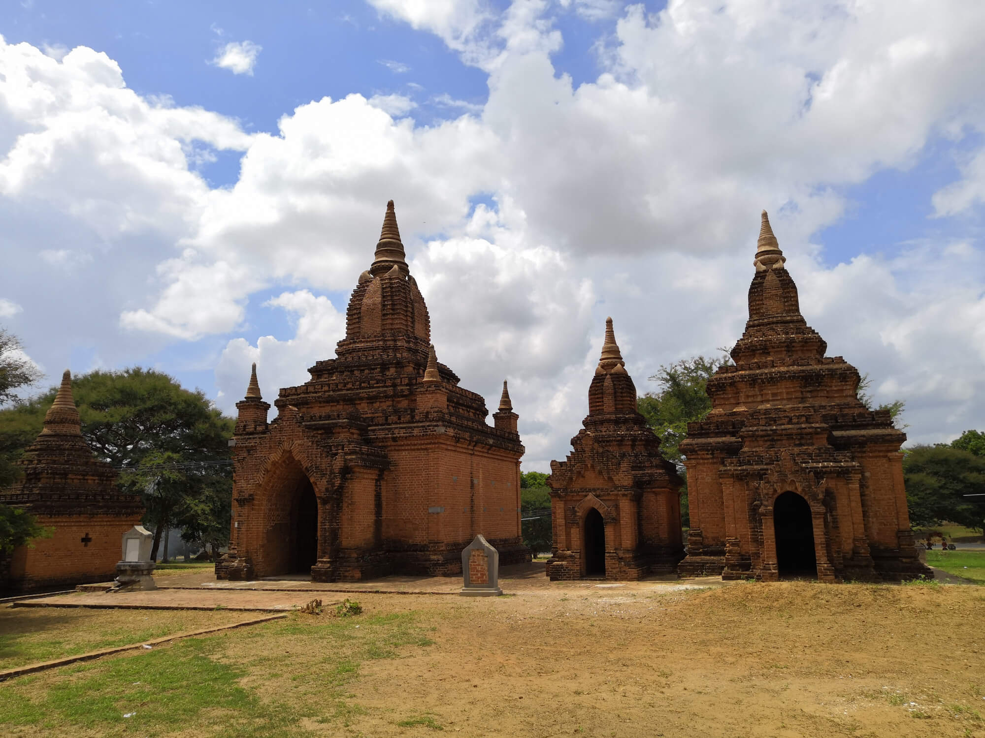 des pagodes au Myanmar