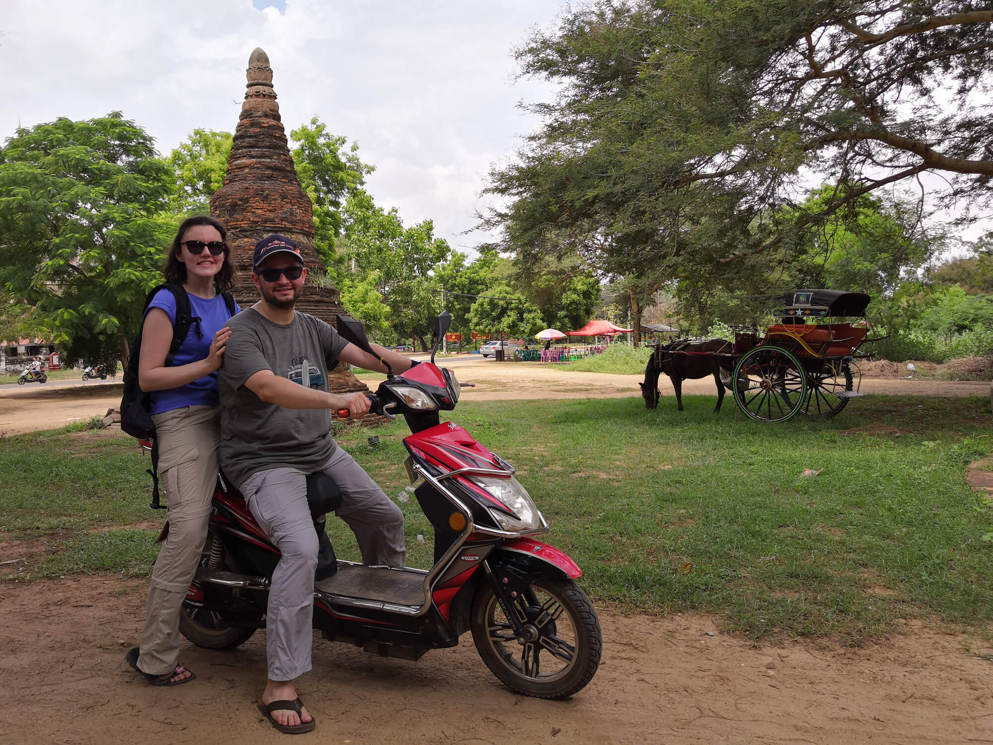 l'e-bike pour visiter Bagan et ses milliers de temples au Myanmar