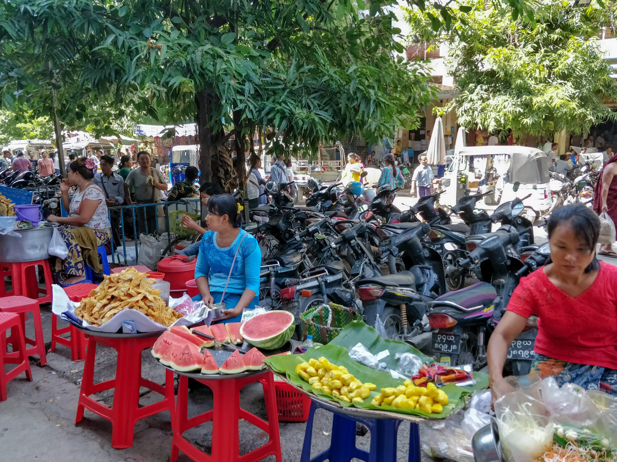 le marché Zay Cho à Mandalay lors de notre voyage en Birmanie