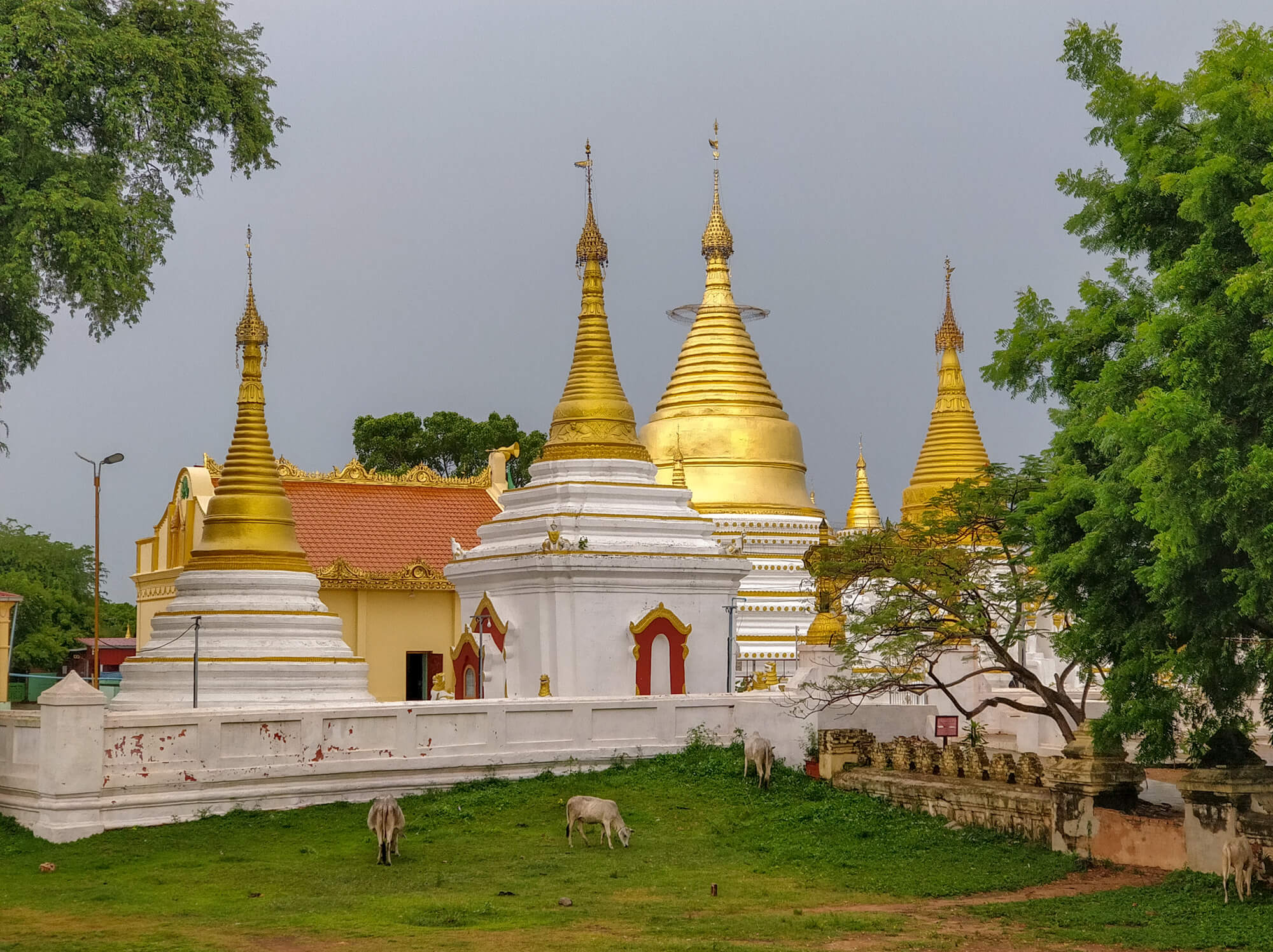 Une pagode à Ava en Birmanie