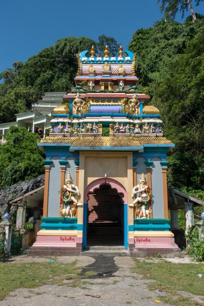 le temple hindou Sri Than Da Yu Tha Pa Ni situé autour de Mawlamyine