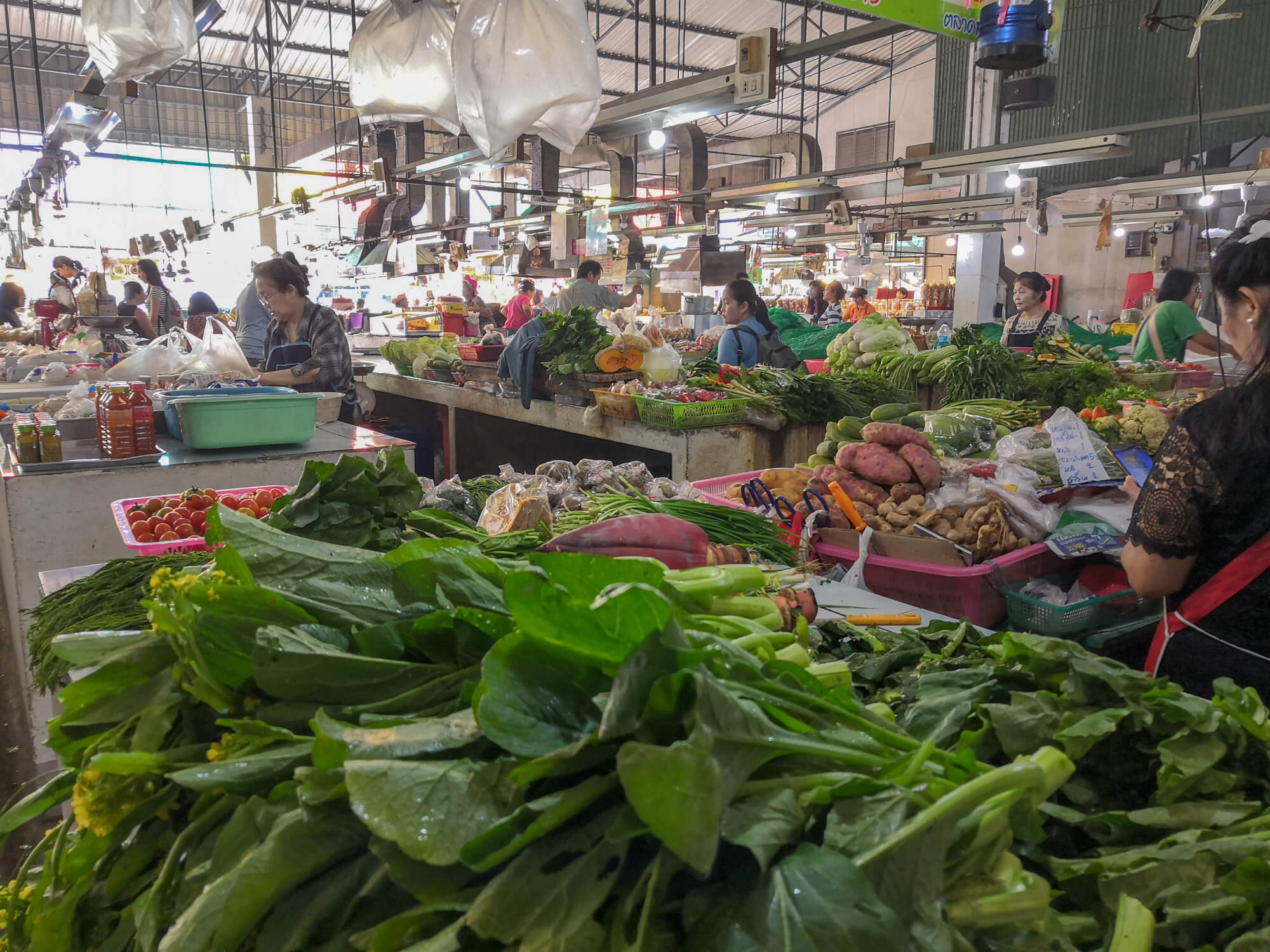 le marché local avant le cours de cuisine à Chiang Mai
