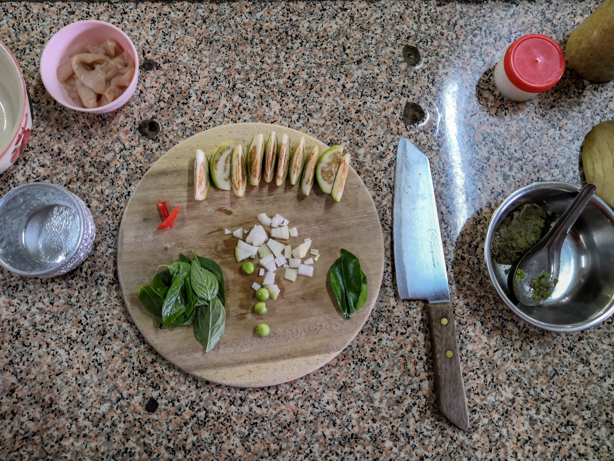les ingrédients du curry vert du cours de cuisine à Chiang Mai