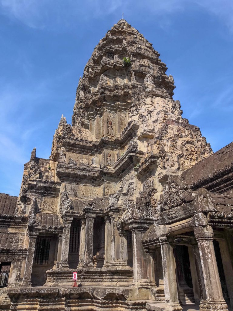 un des prangs du temple Angkor Wat