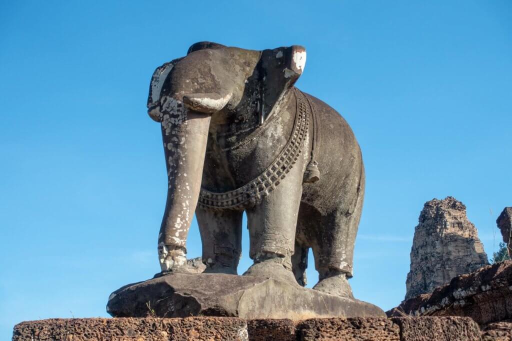 statue d'éléphant du temple de Pre Rup sur le grand tour de visite d'Angkor