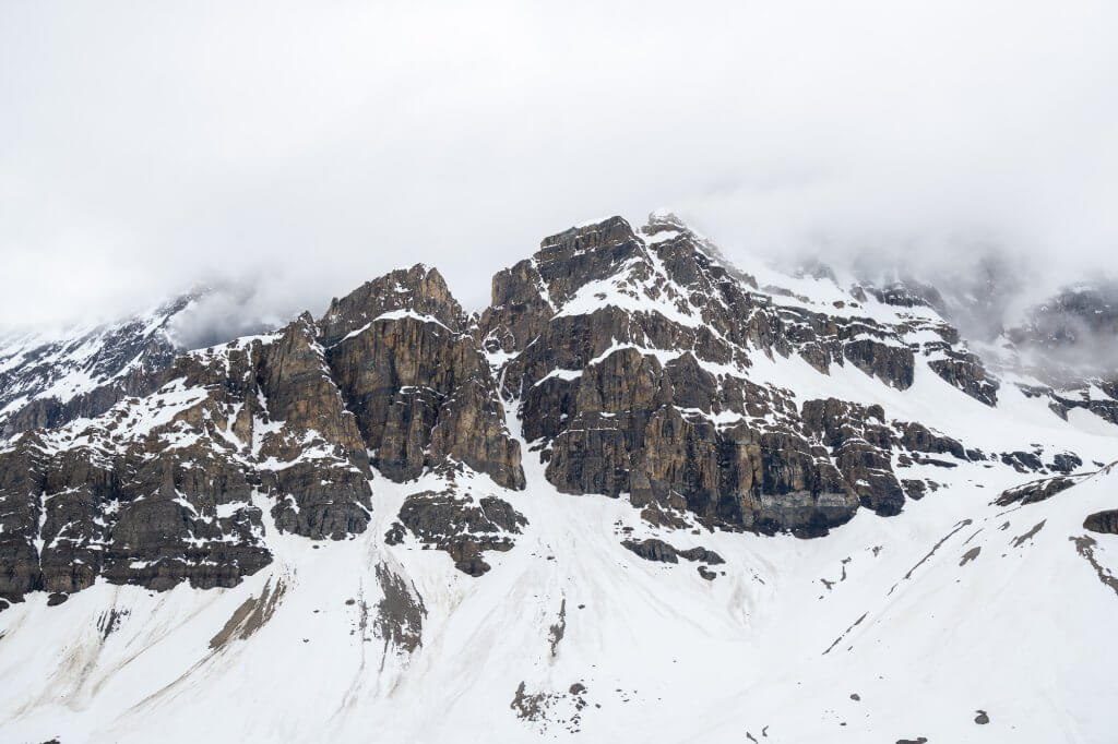 Crowfoot Mountain sur la route des Glaciers en Alberta
