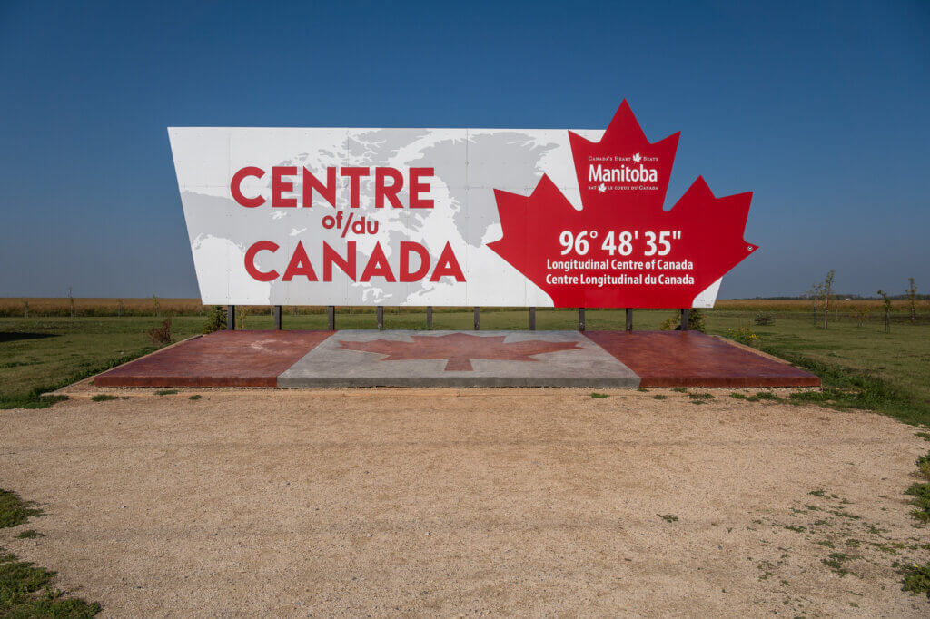 panneau du centre du Canada lors de la traversée en voiture du Canada
